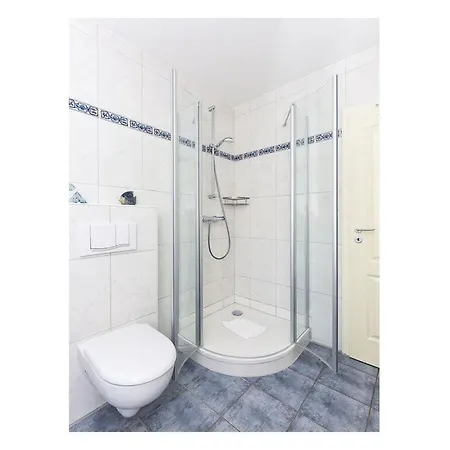 Friesengold Modern Retreat